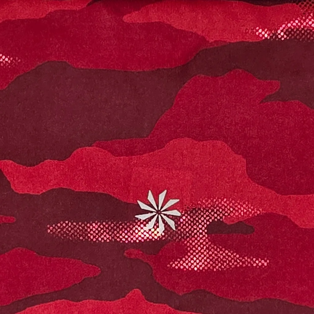 Athleta Elation Train Womens Medium Printed 7/8 Tight Holiday 2021 Red Camo Foil